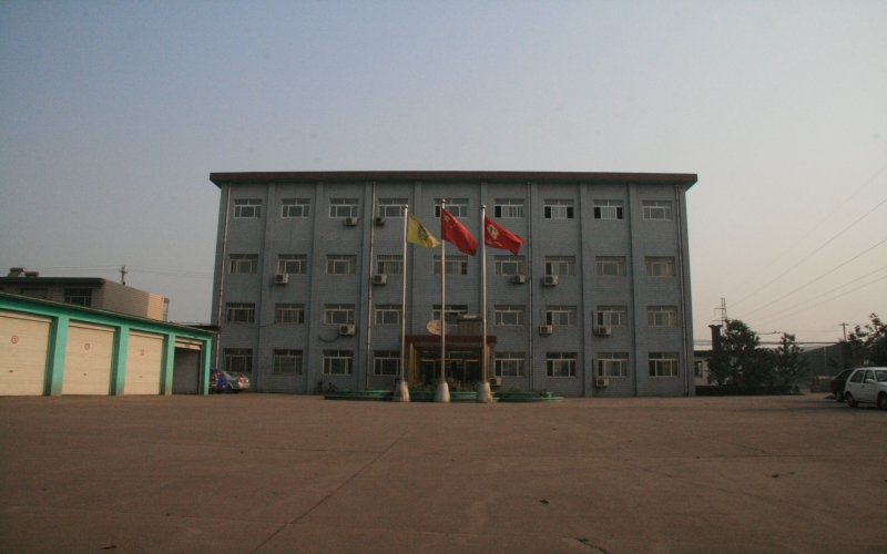 1999年，成立唐山合利鋼鐵廠，鋼鐵是這樣煉成的