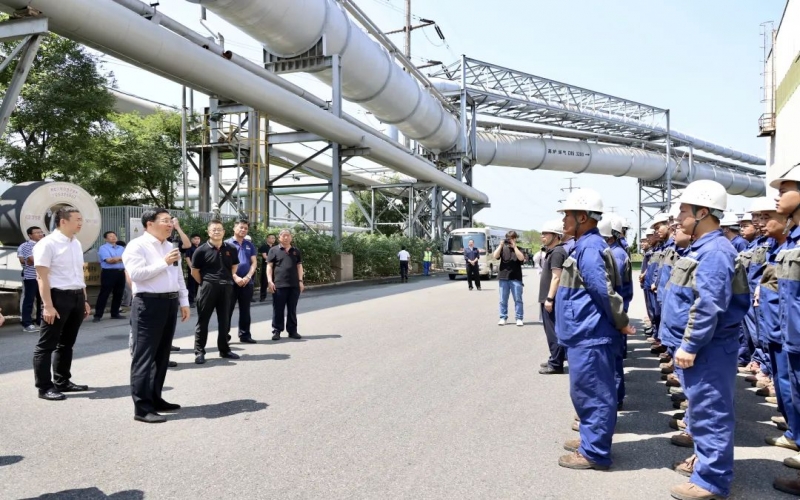 津南區(qū)領導深入榮程鋼鐵集團開展“夏送涼爽”慰問活動