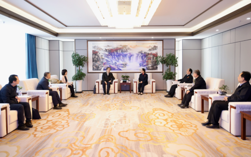 中共天津市委統(tǒng)戰(zhàn)部副部長、市工商聯(lián)黨組書記郝樹民一行到榮程集團(tuán)慰問調(diào)研