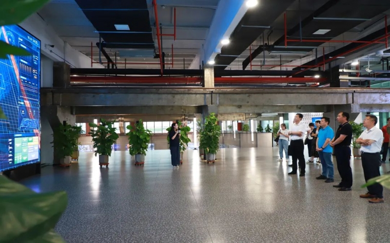 北辰區(qū)政協(xié)黨組成員、副主席李廣明一行到榮程集團(tuán)參觀調(diào)研